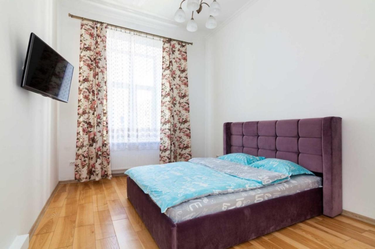 Три Кімнати Вулиця Грушевського 9 Центр Міста Львів Apartment Exterior foto